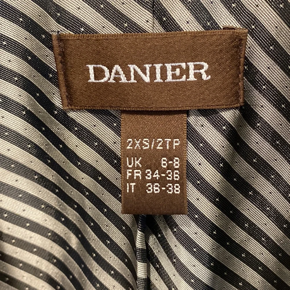 Danier distressed cropped leather jacket - Picture 3 of 4